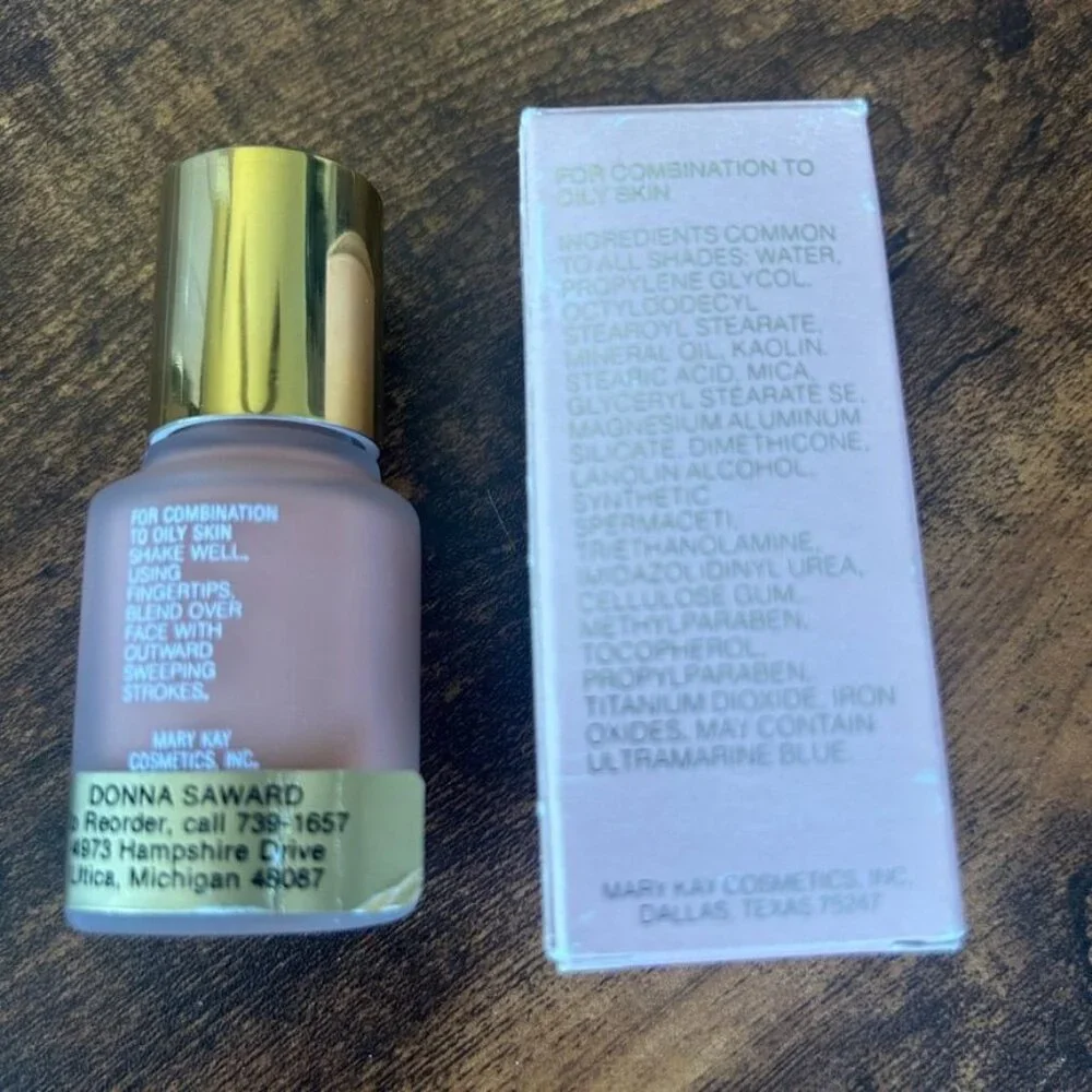 Vintage Mary Kay Day Radiance Formula 2 Honey Tan - 1 Fl. Oz. New Old Stock